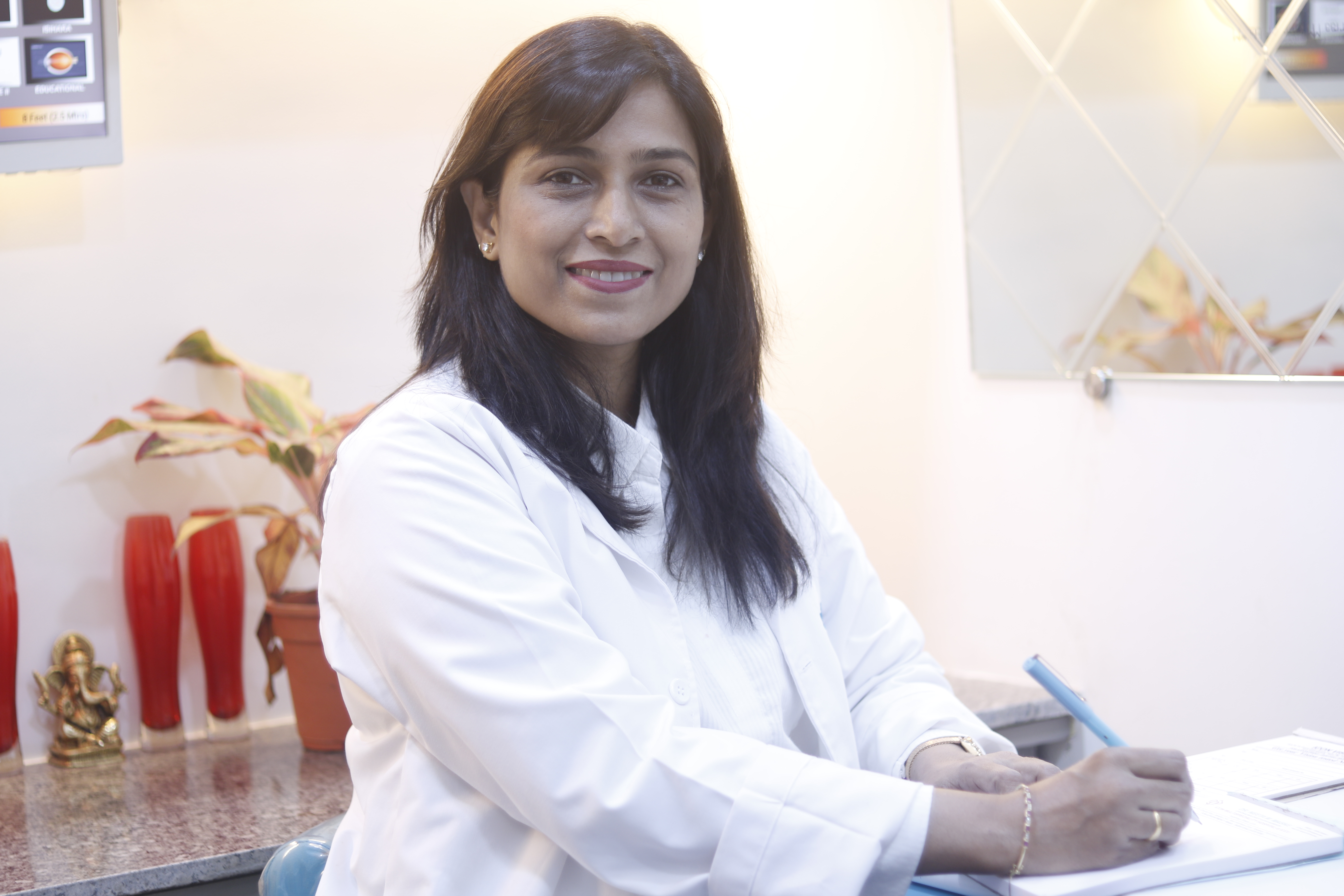 Best Ophthalmologist & Eye Surgeon , Dr. Neeta Maske 